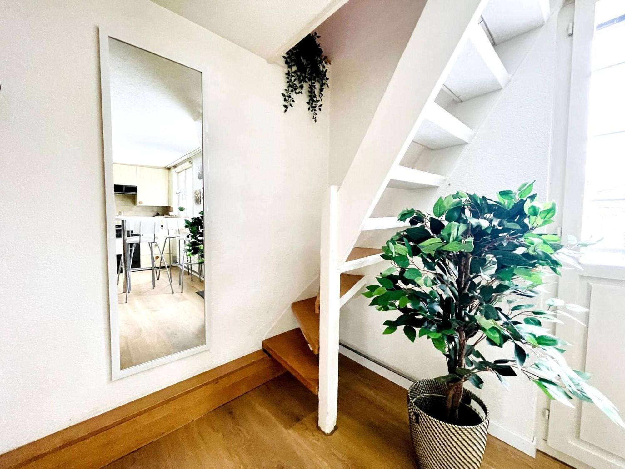 Einzigartige Schone Altbau- Im Zentrum *